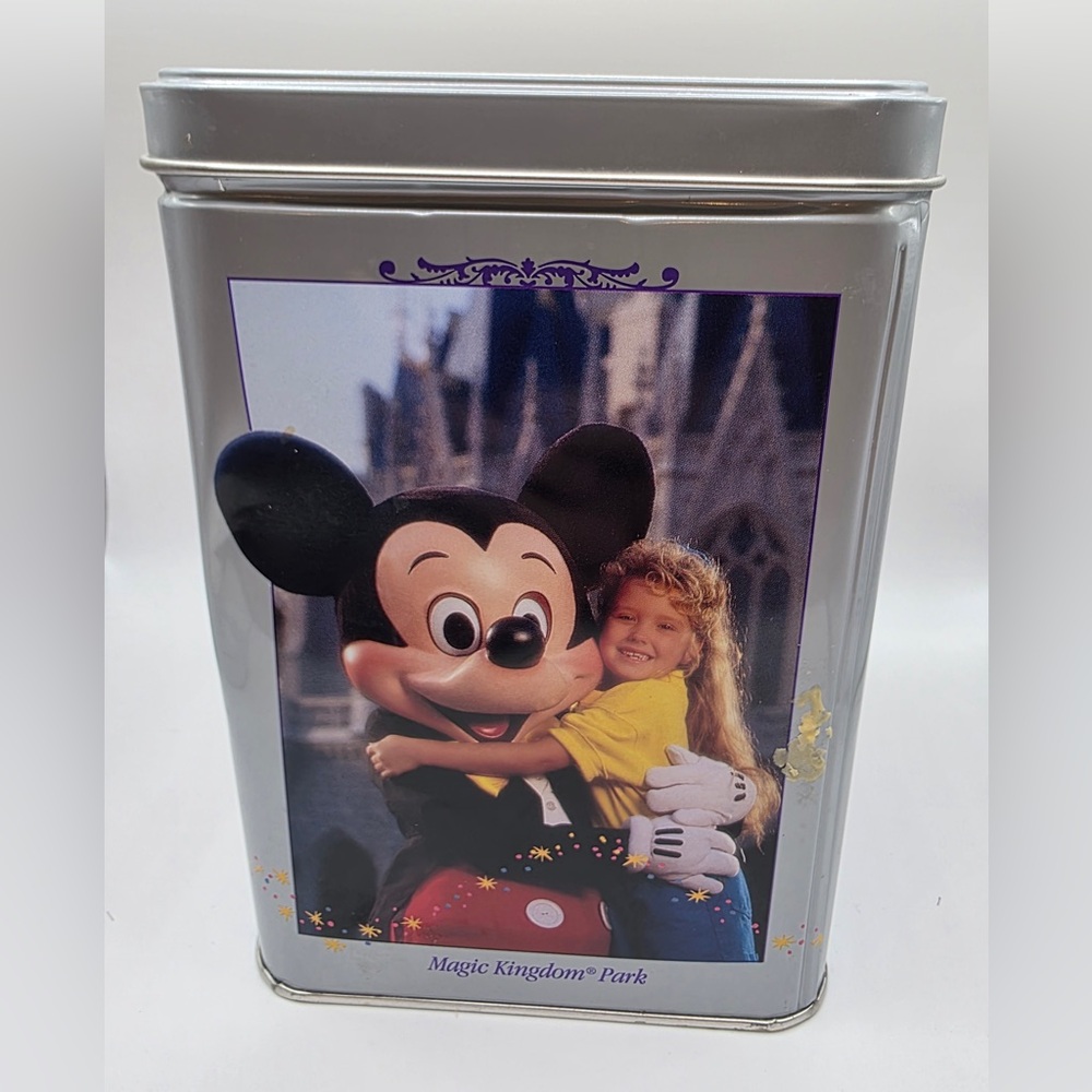 Nestlé Toll House Walt Disney World 25th Anniversary Collector Tin 1996